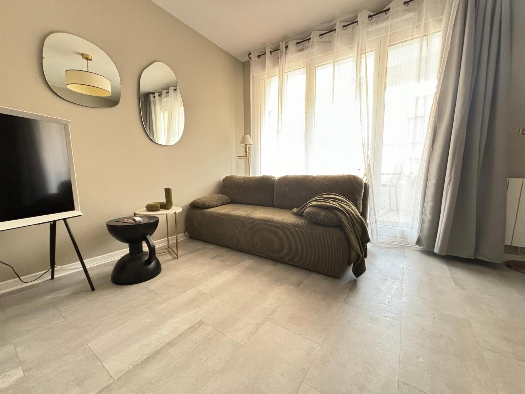 Chic Urbain Moderne Aux Portes De Paris Apartment Pantin